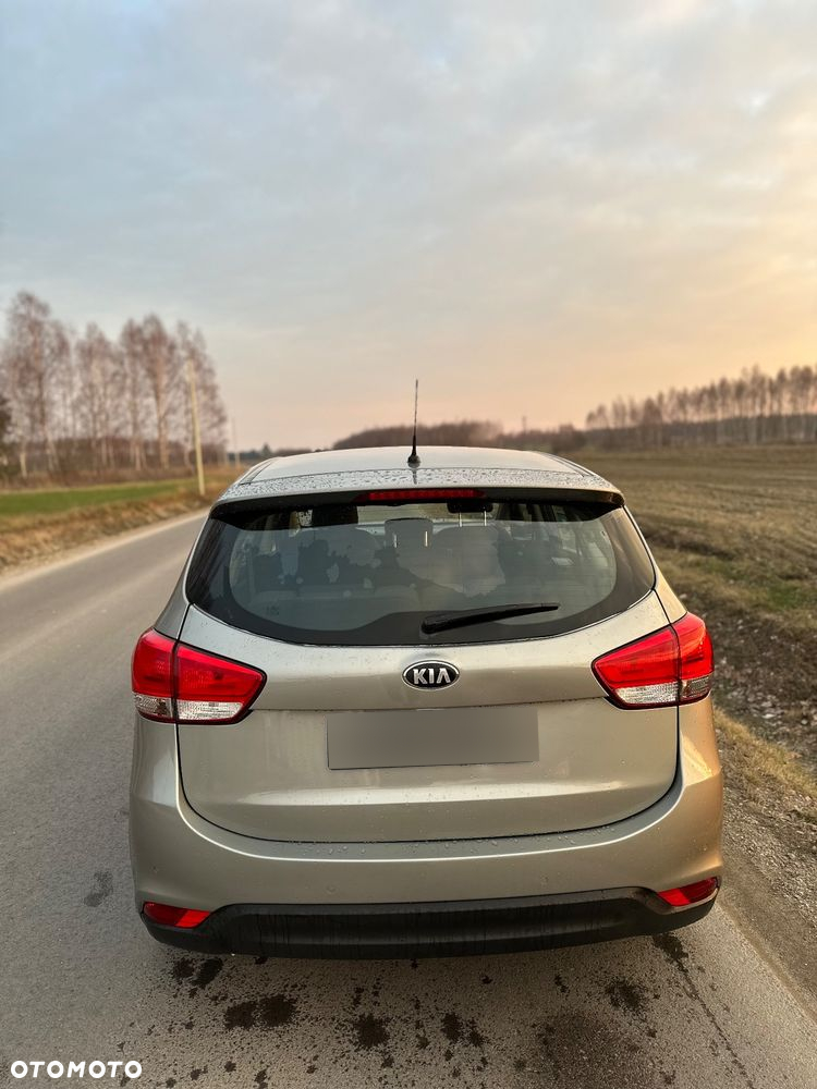 Kia Carens 1.7 CRDi M 7os EU6 - 4