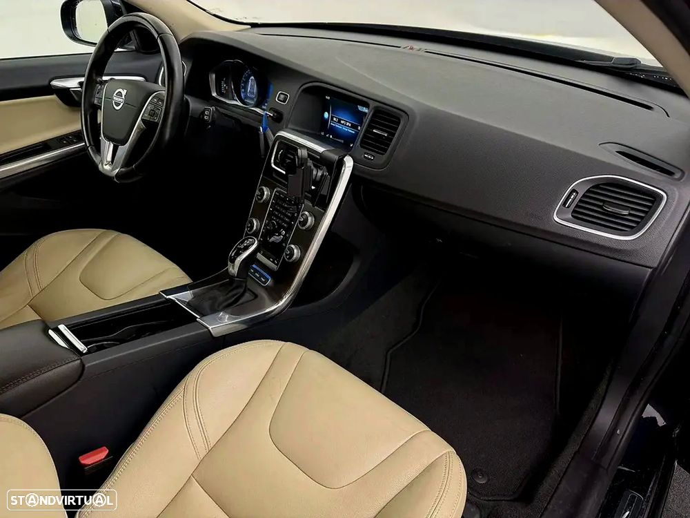 Volvo V60 2.4 D6 R-Design Sum.AWD Phev - 10