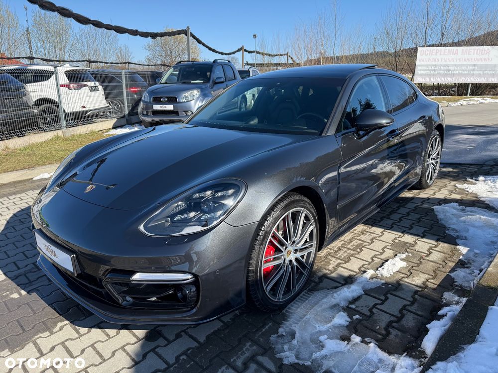 Porsche Panamera - 4