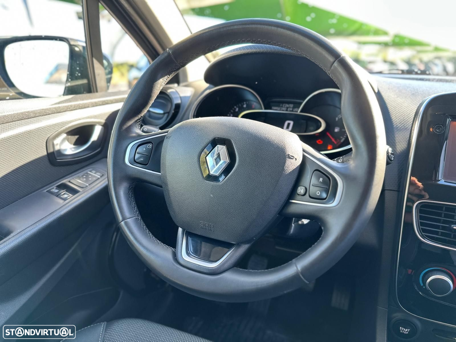 Renault Clio 1.5 dCi Zen - 11