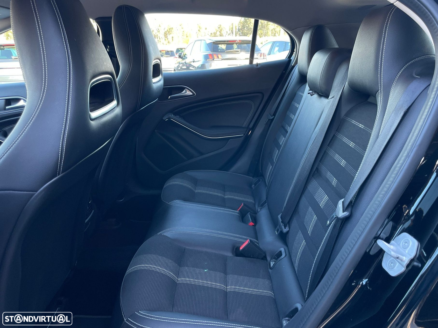 Mercedes-Benz GLA 180 d Urban Aut. - 12