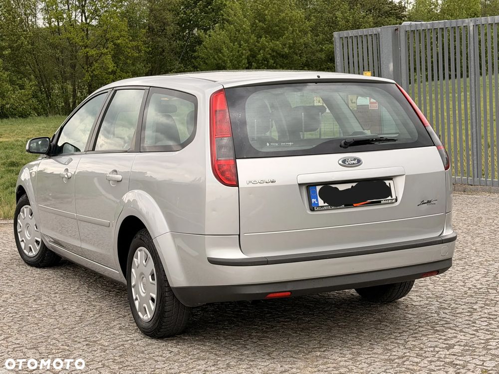 Ford Focus 1.6 Ambiente - 17