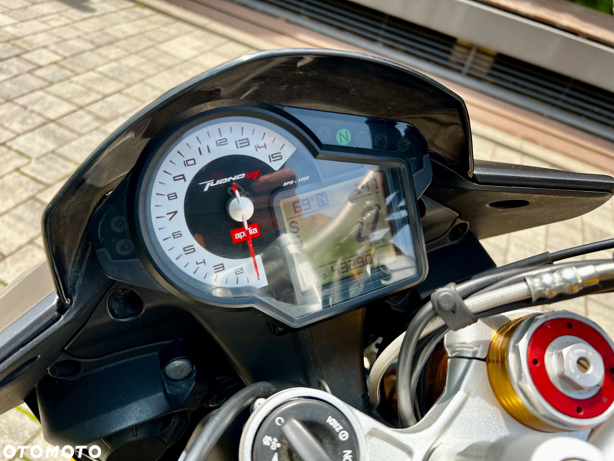 Aprilia Tuono - 8