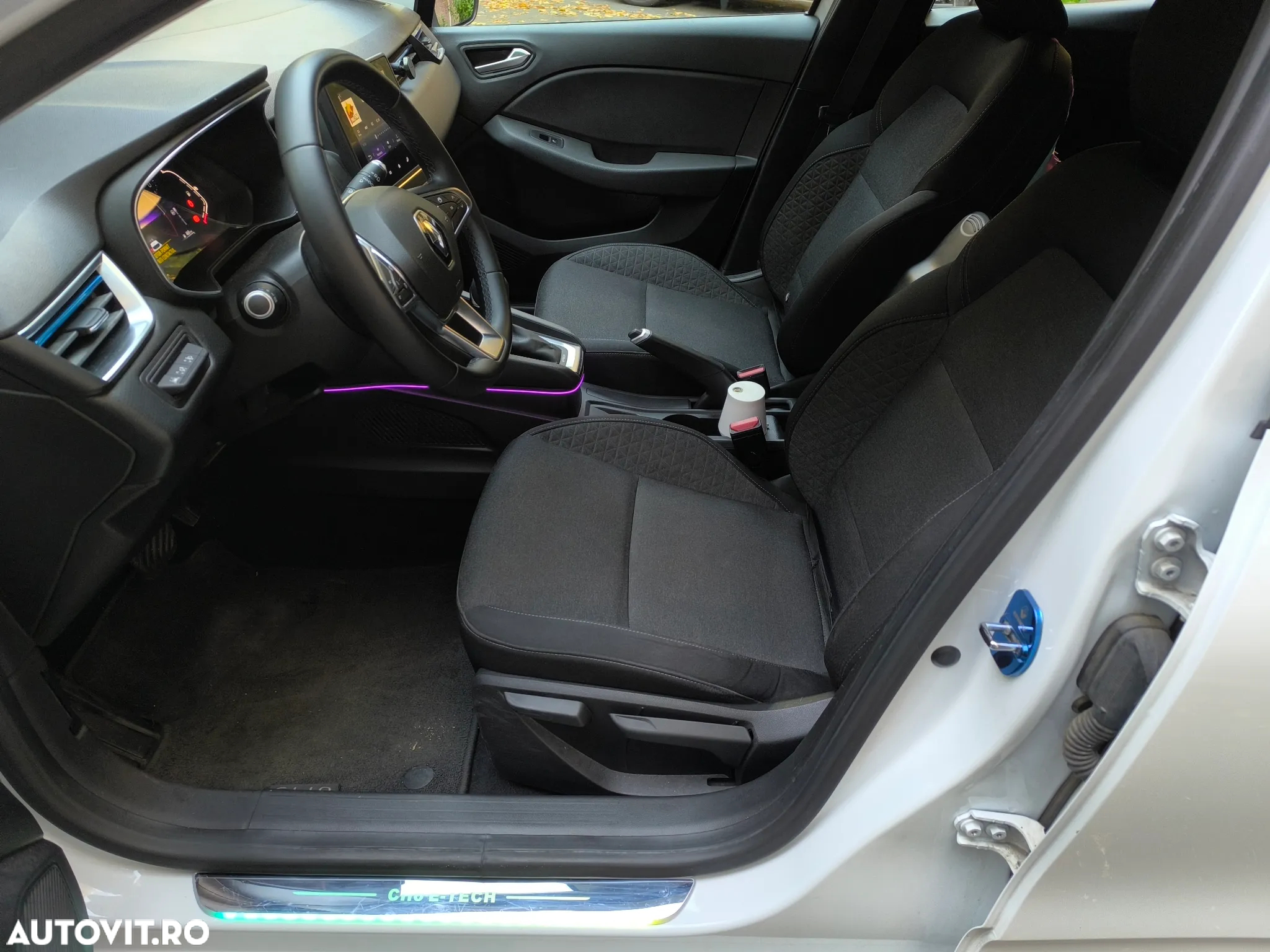 Renault Clio E-TECH Hybrid 140 ZEN - 10