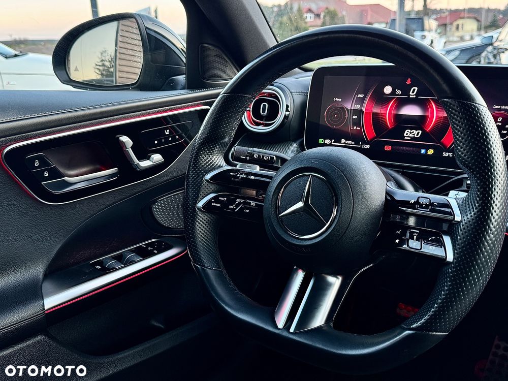 Mercedes-Benz Klasa C 180 9G-TRONIC AMG Line - 21