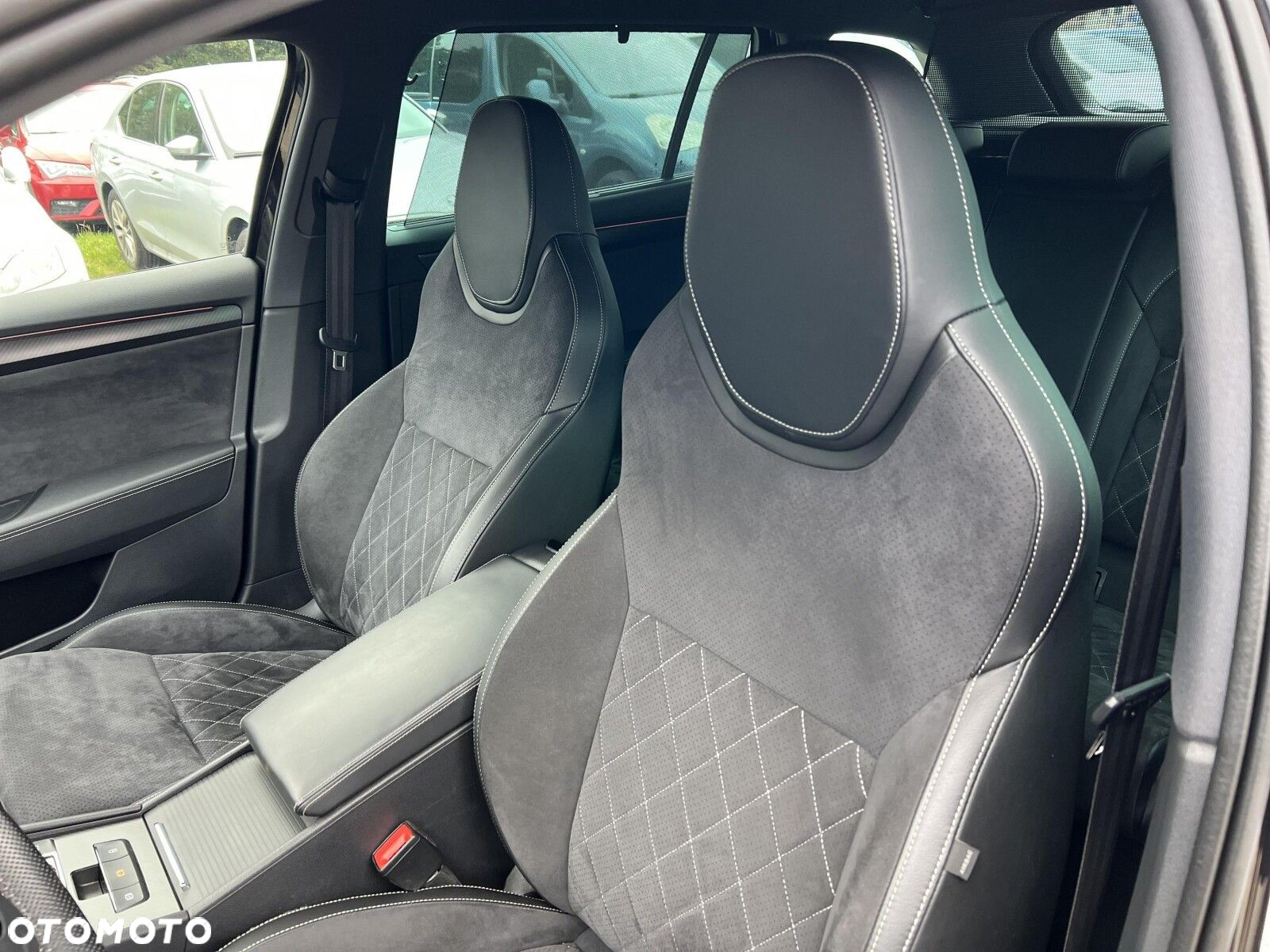 Skoda Superb 2.0 TDI SCR 4x4 Sportline DSG - 20