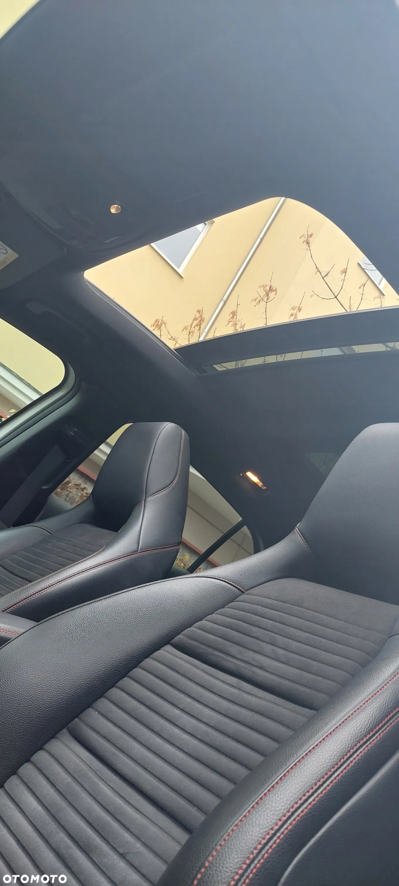Mercedes-Benz GLA - 4