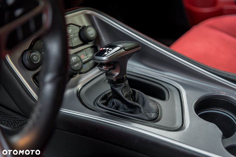 Dodge Challenger - 40