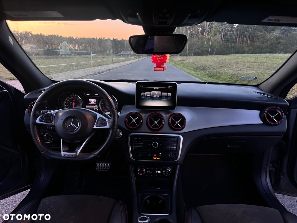 Mercedes-Benz CLA - 9