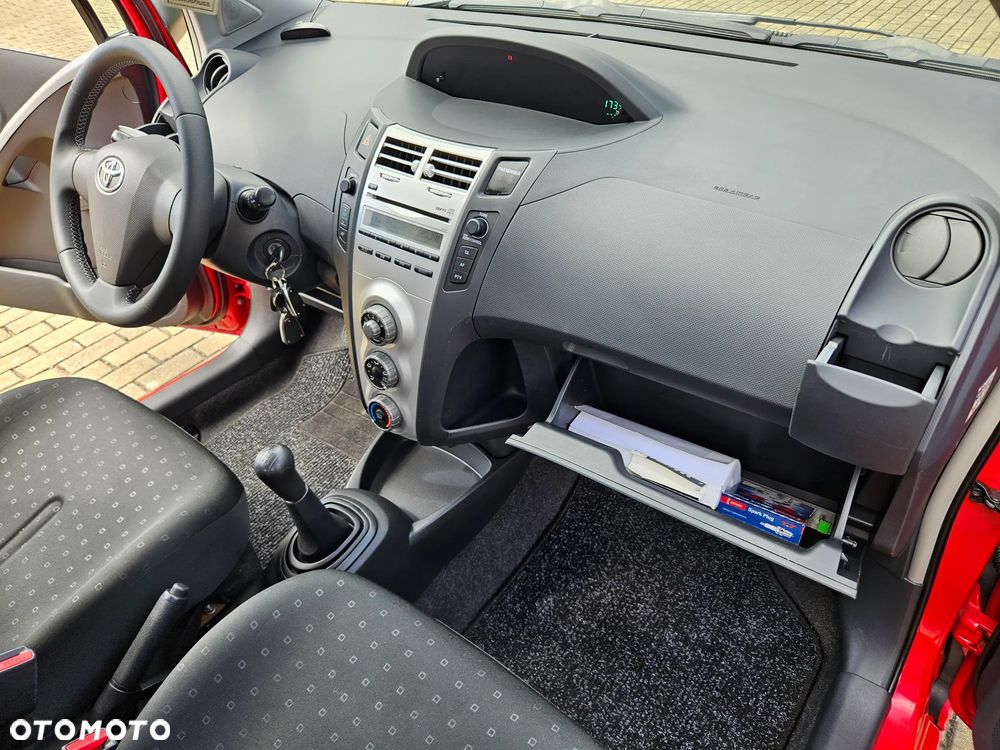 Toyota Yaris 1.0 Terra - 30