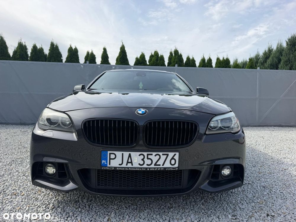 BMW Seria 5 550i xDrive - 11