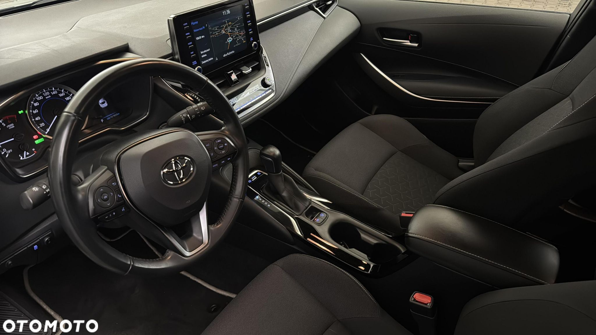 Toyota Corolla 1.8 Hybrid Comfort - 10