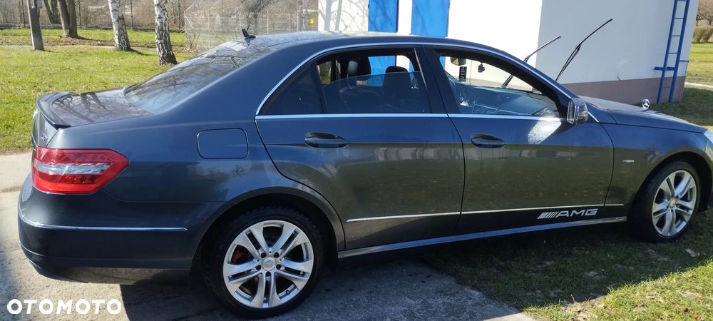 Mercedes-Benz Klasa E 300 CDI BlueEff Avantgarde - 9