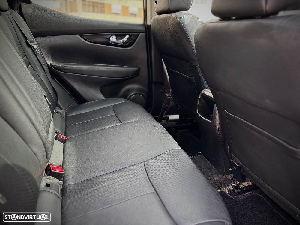 Nissan Qashqai 1.5 dCi TEKNA - 6