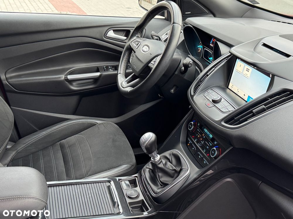 Ford Kuga 1.5 EcoBoost 2x4 ST-Line - 32