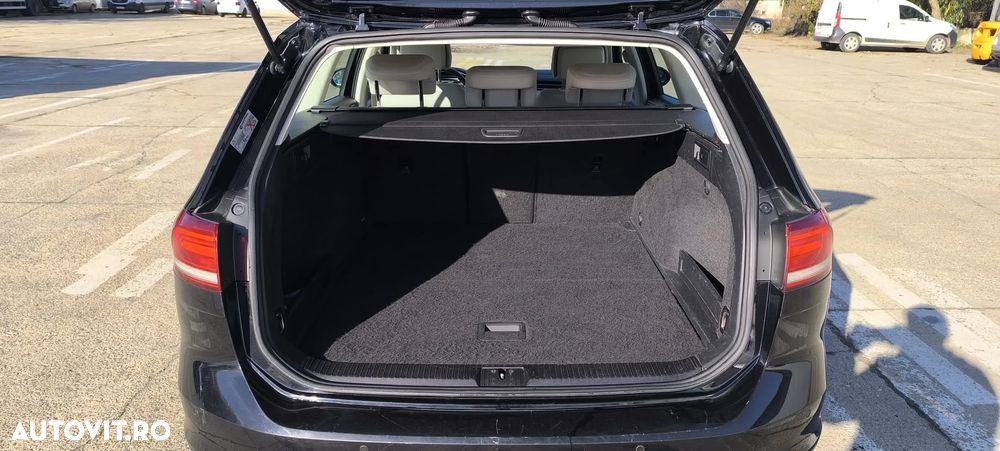 Volkswagen Passat Variant 1.6 TDI (BlueMotion Technology) DSG Trendline - 9