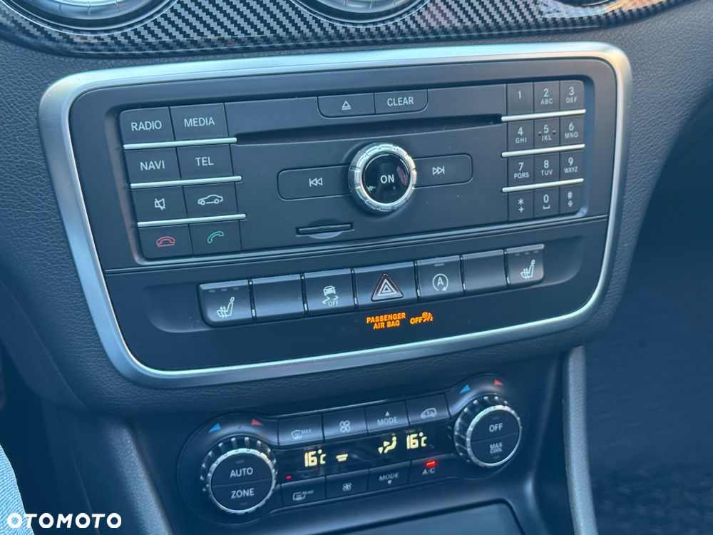 Mercedes-Benz CLA 45 AMG 4Matic 7G-DCT - 28