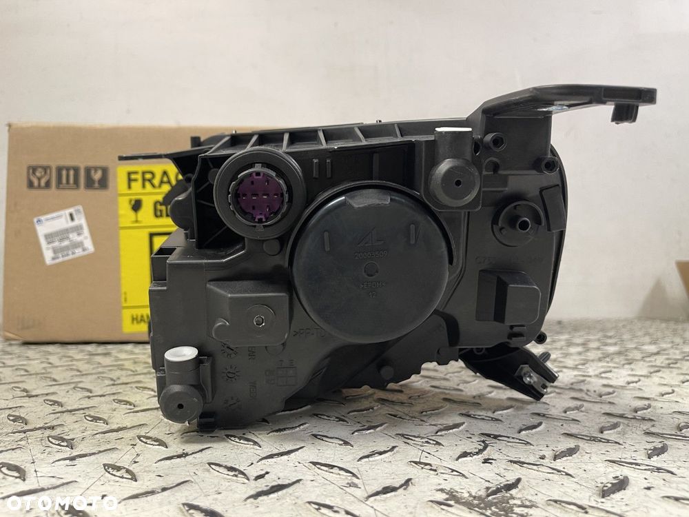 NOWA ORYGINALNA LAMPA PRAWA PRZÓD FIAT 500e 20-26 KOMPLETNA EUROPA 521400300 52140030 68656340AA - 11