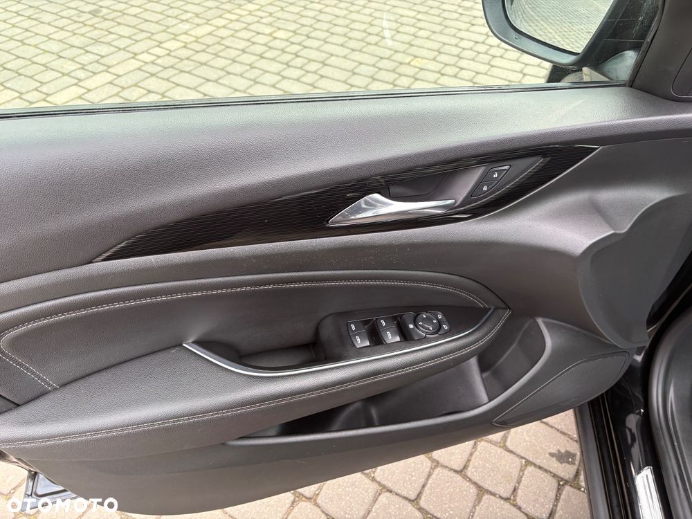 Opel Insignia 2.0 CDTI Cosmo S&S - 15