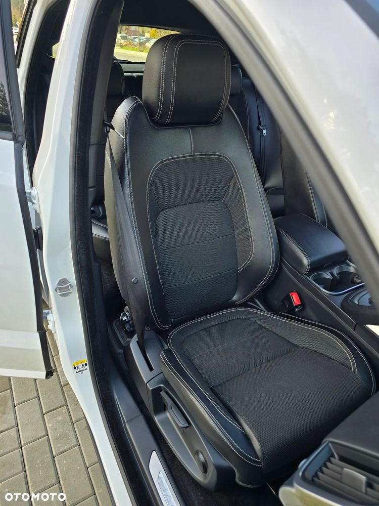 Jaguar E-Pace P200 AWD R-Dynamic - 23