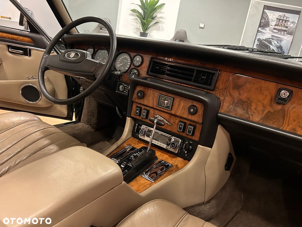 Jaguar XJ - 3