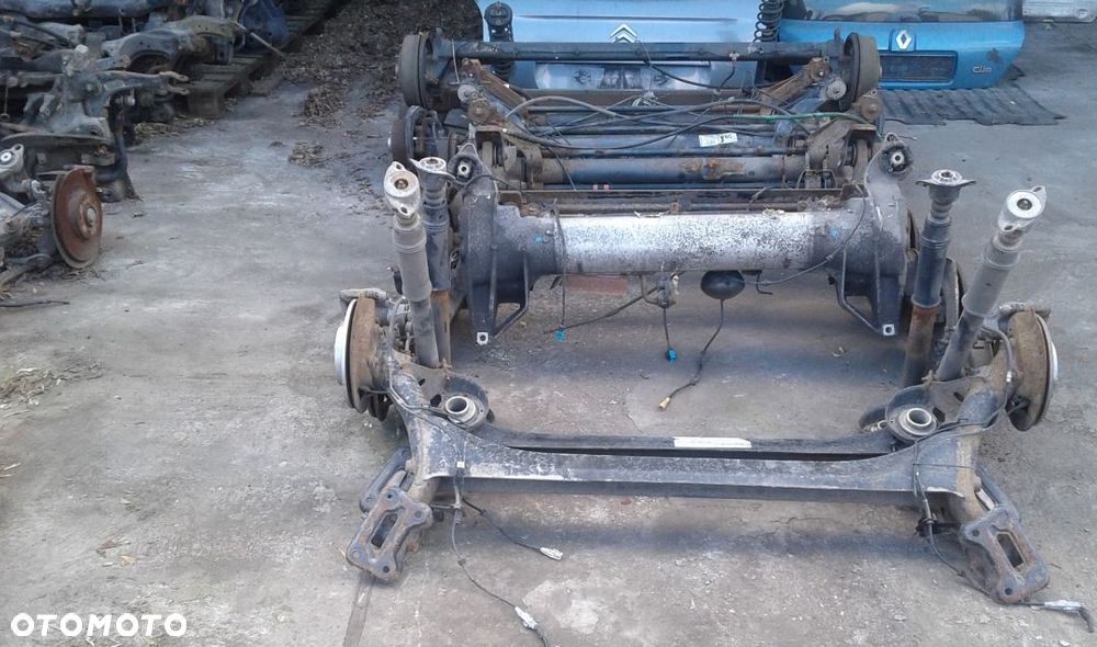 Belka tylna oś Peugeot 307 goła - 1