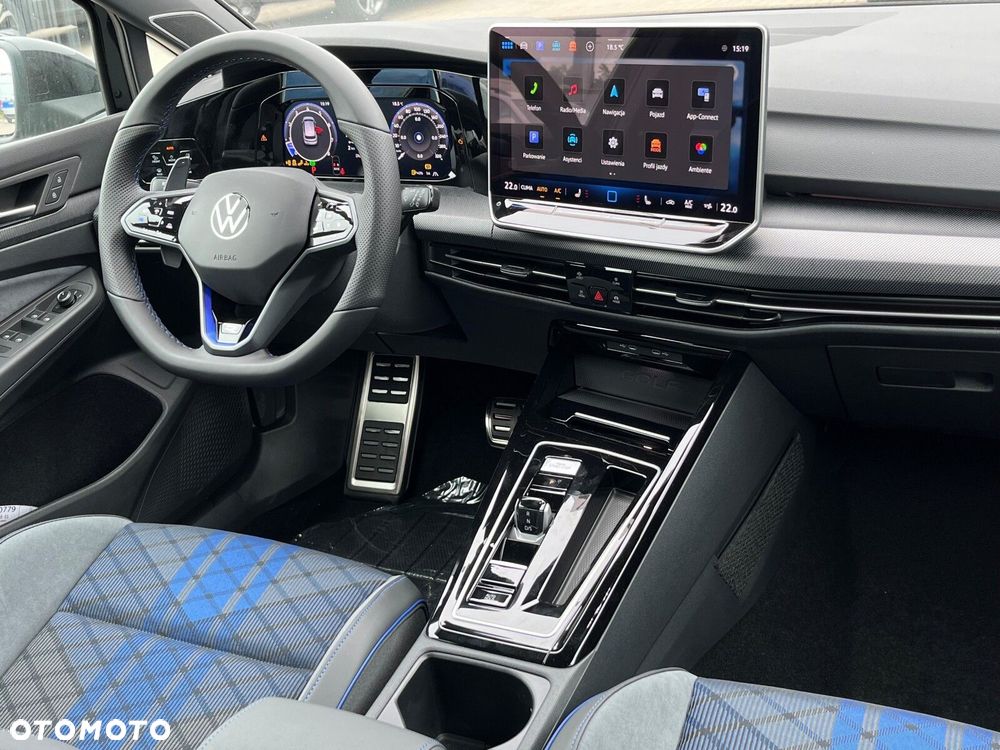 Volkswagen Golf - 8
