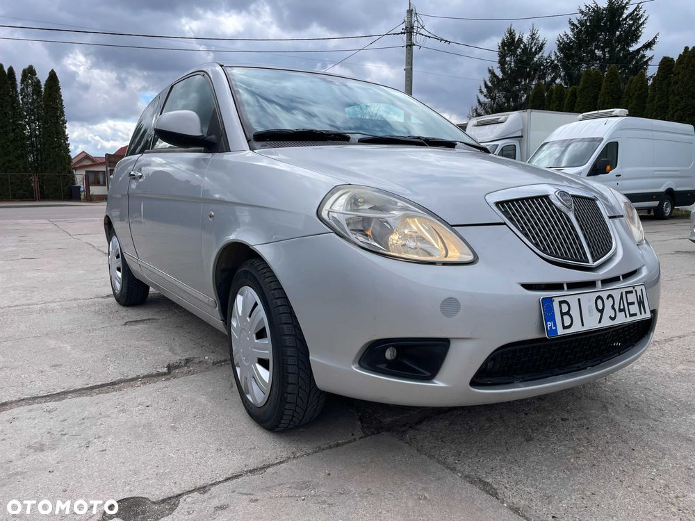 Lancia Ypsilon - 1