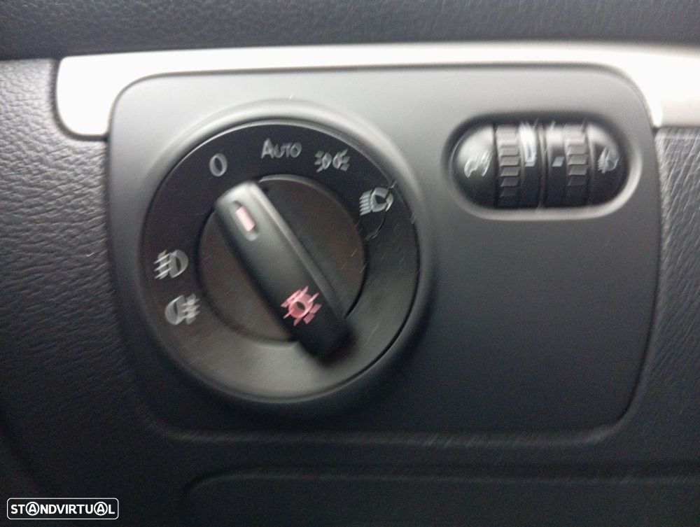 VW Golf 2.0 TDi Confortline - 11