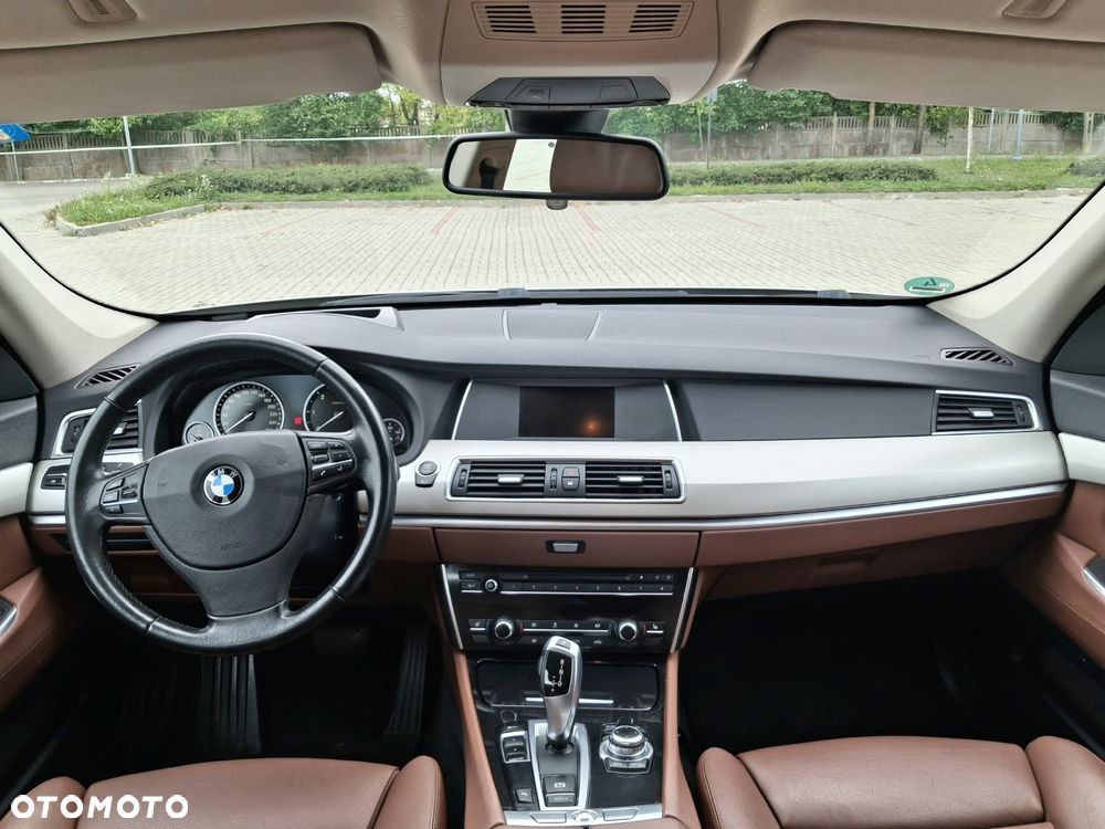 BMW 5GT - 12