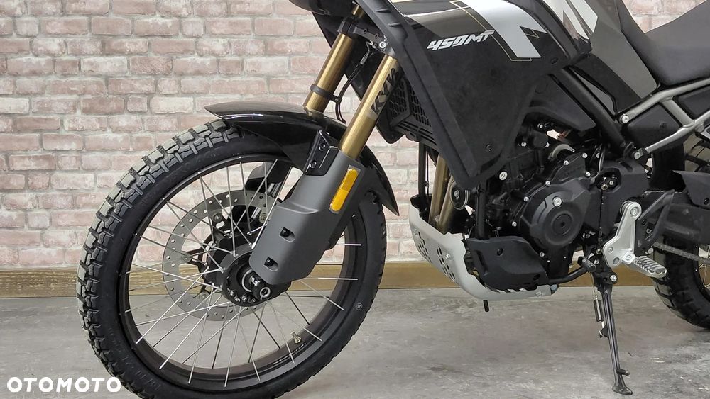 CFMoto MT - 6
