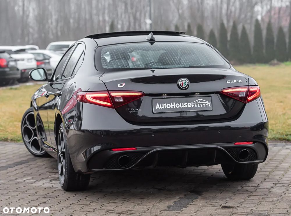 Alfa Romeo Giulia 2.0 Turbo 16V AT8-Q4 Veloce - 7