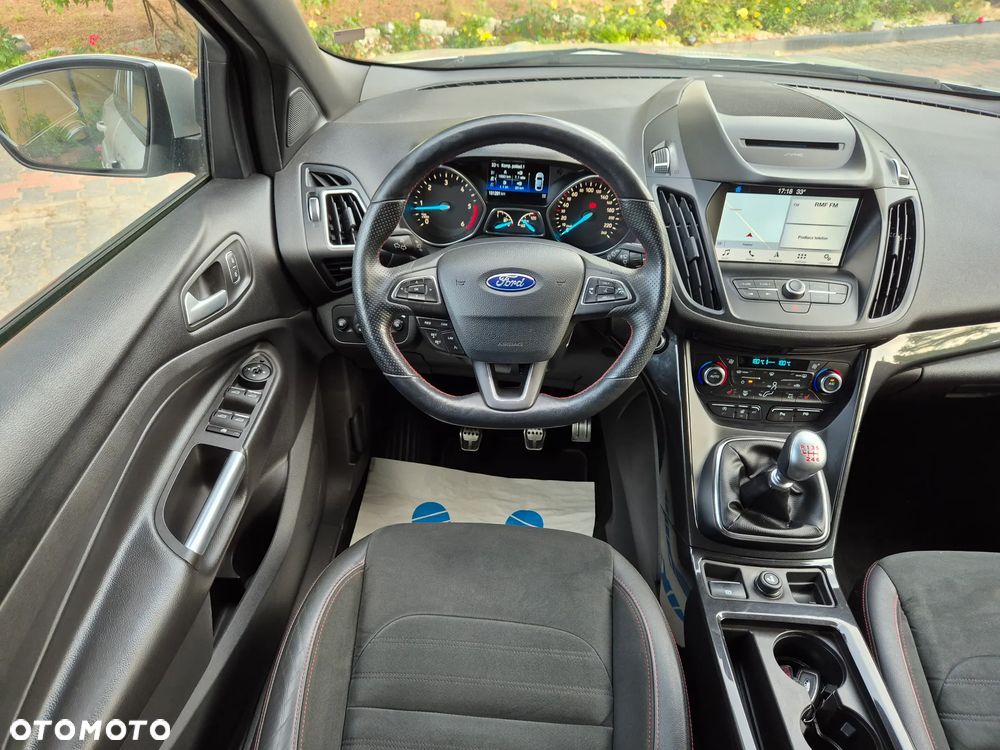 Ford Kuga 2.0 TDCi 4x4 ST-Line - 23