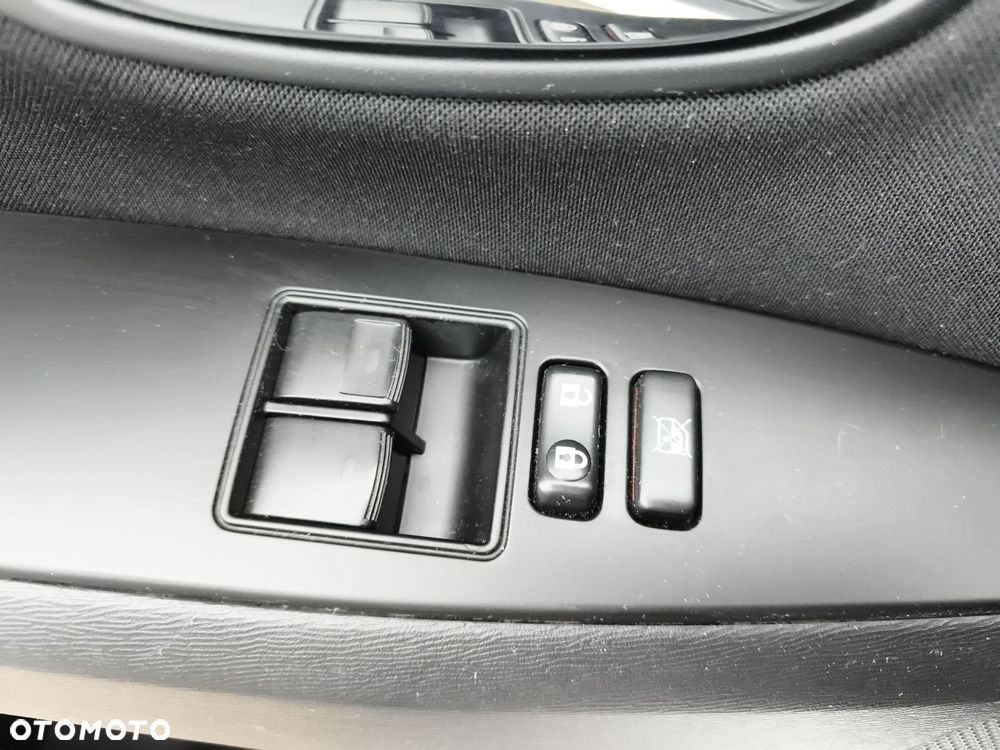 Toyota Avensis 1.8 Active - 20