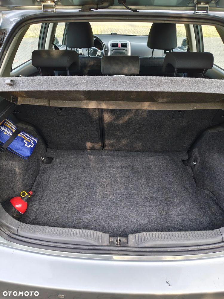 Toyota Auris 1.6 Sol - 16