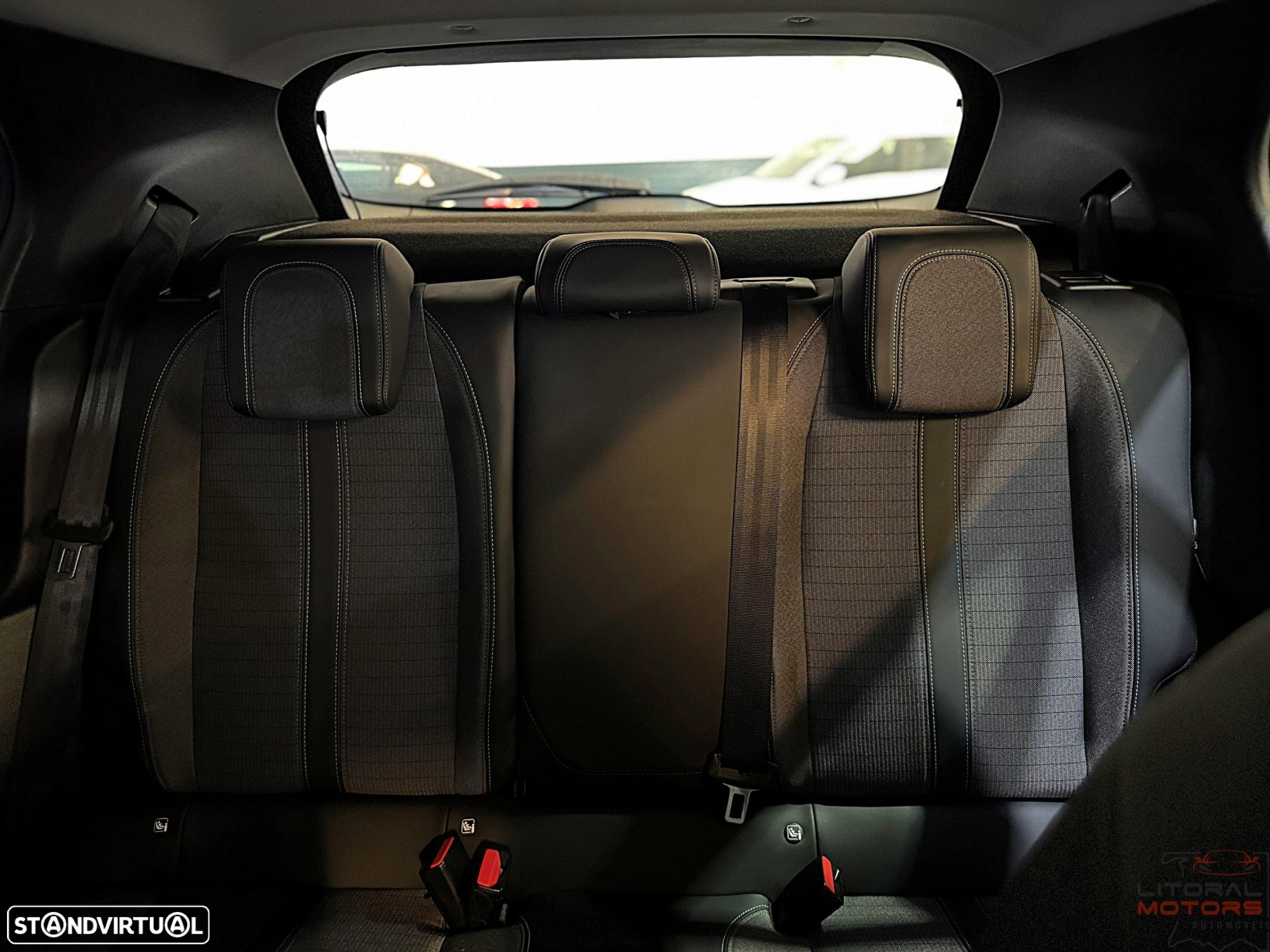 Peugeot 2008 1.2 PureTech Allure Pack - 36