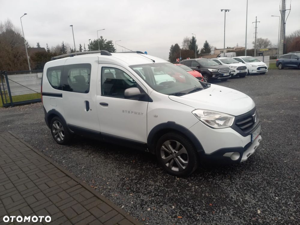 Dacia Dokker TCe 115 Stepway Celebration - 11