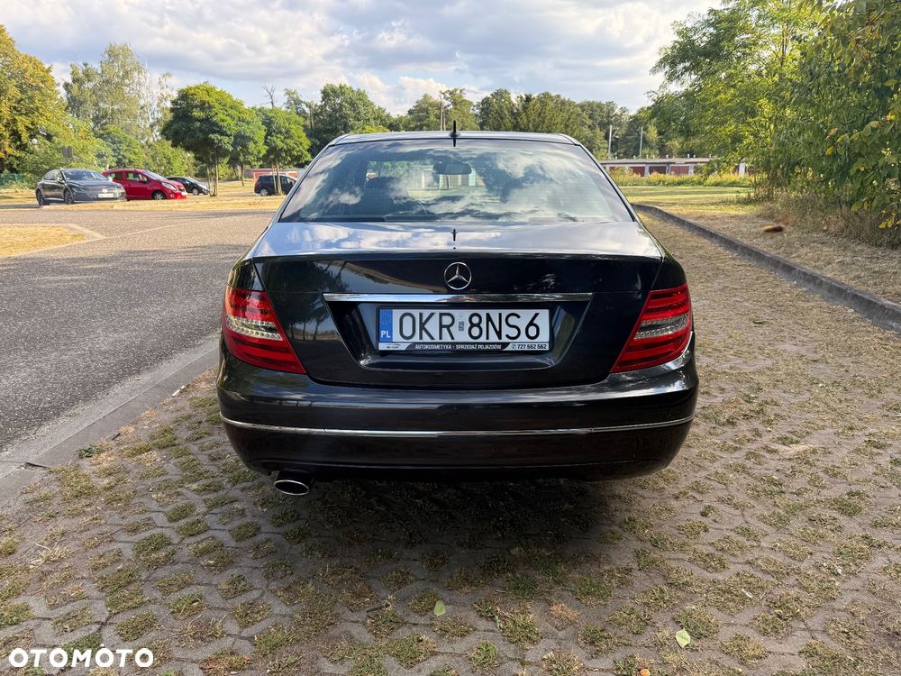 Mercedes-Benz Klasa C 200 CGI BlueEFFICIENCY Avantgarde - 7