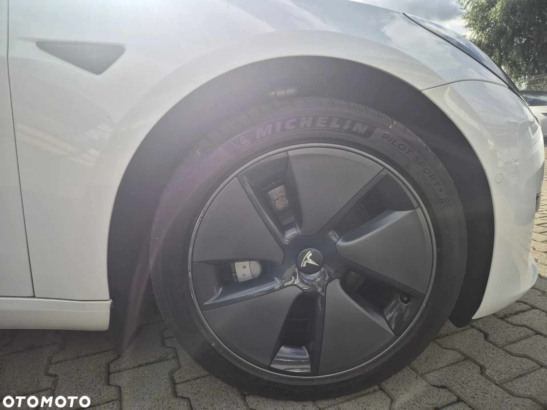 Tesla Model 3 Long Range RWD - 16