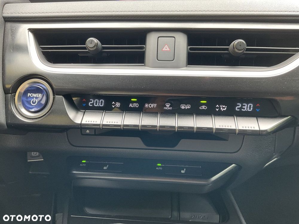 Lexus UX - 28