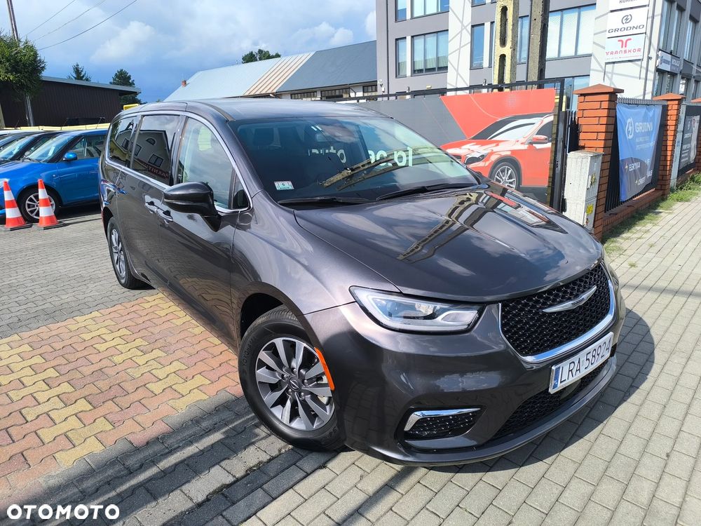 Chrysler Pacifica - 31