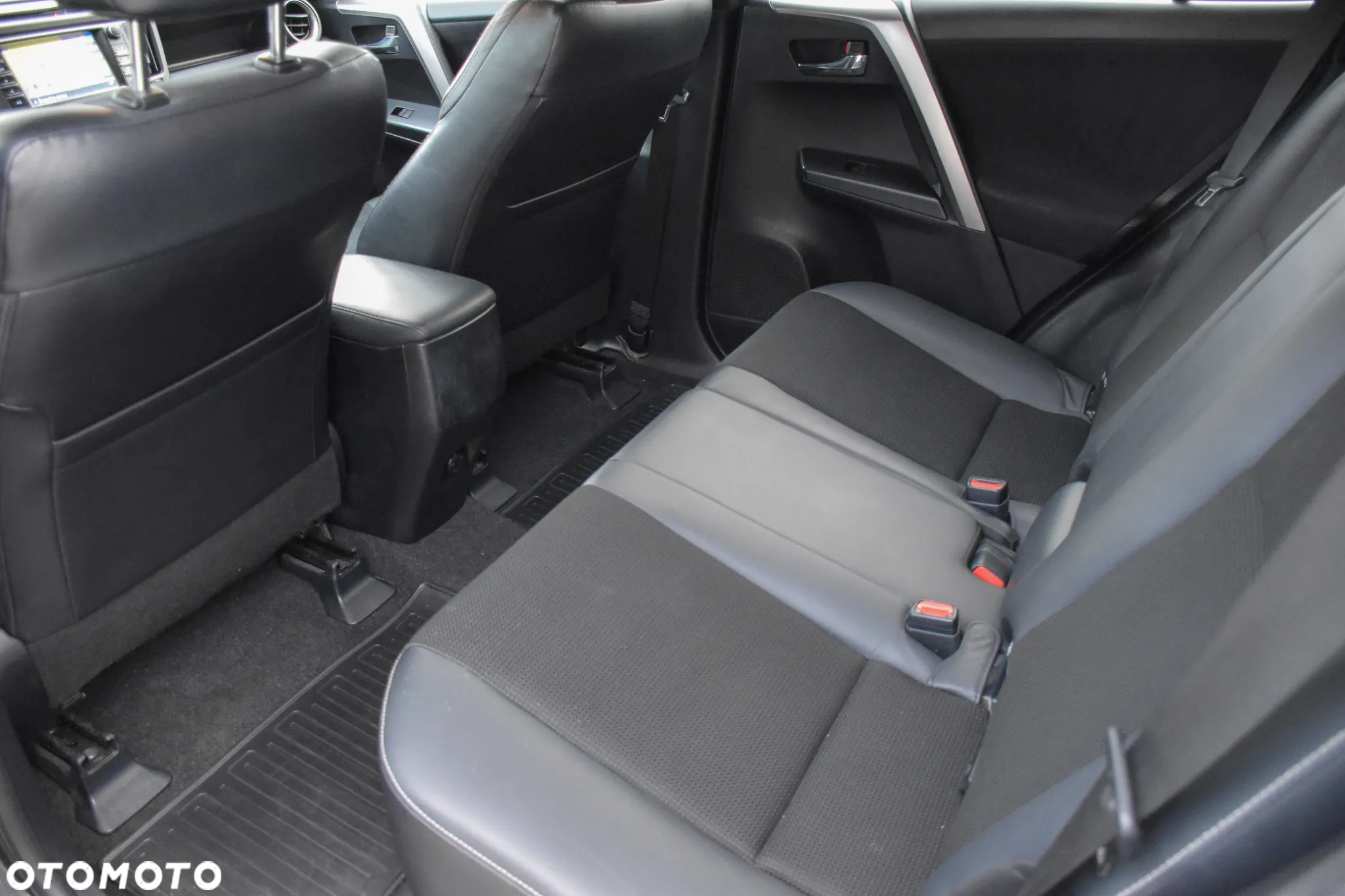 Toyota RAV4 2.0 D-4D Premium 4x2 - 36