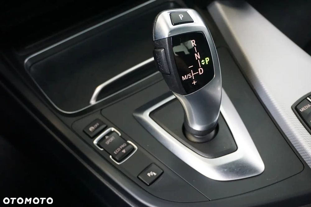 BMW Seria 3 - 24