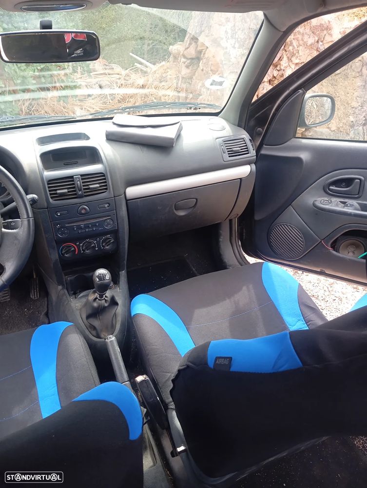 Renault Clio 1.6 16V Initiale - 9