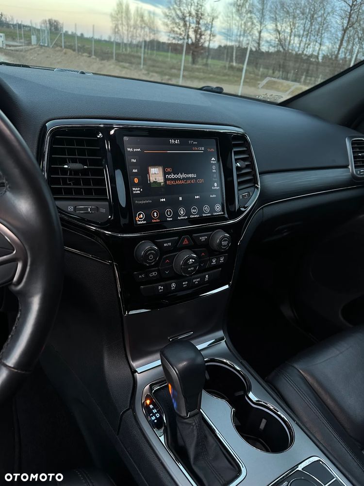 Jeep Grand Cherokee - 16
