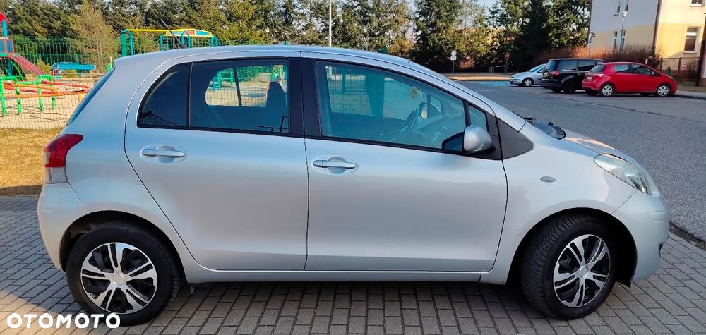 Daihatsu Charade Standard - 2