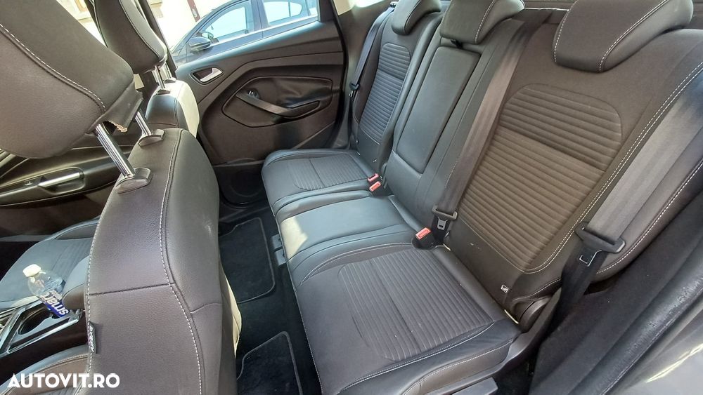 Ford Kuga 2.0 TDCi 4WD Powershift Titanium - 7