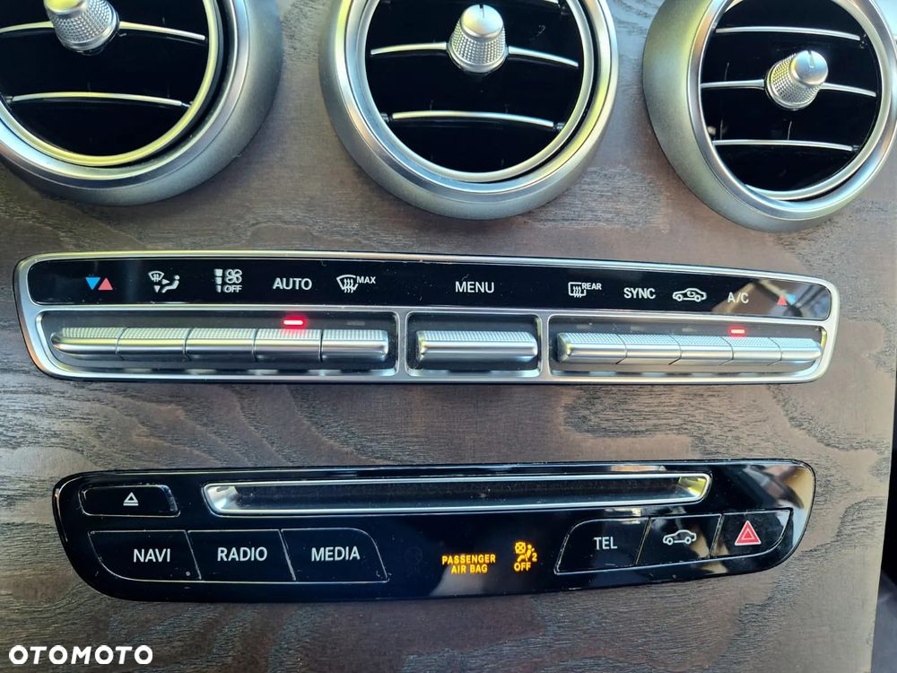 Mercedes-Benz GLC 220 d 4Matic 9G-TRONIC AMG Line - 26