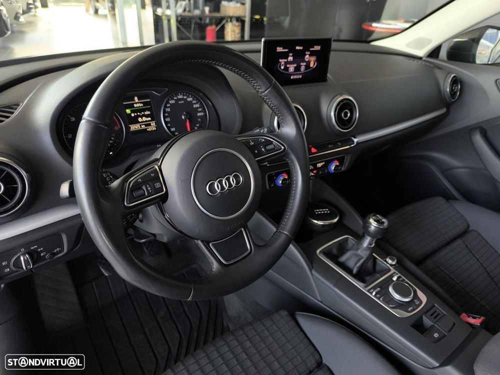 Audi A3 1.6 TDI Sport - 8