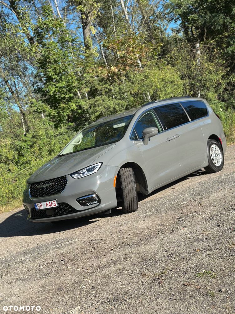 Chrysler Pacifica - 2
